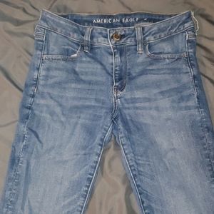 American Eagle skinny jegging jeans